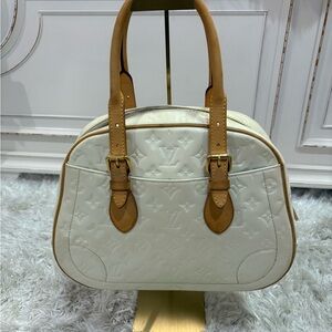 Louis Vuitton summit drive handbag